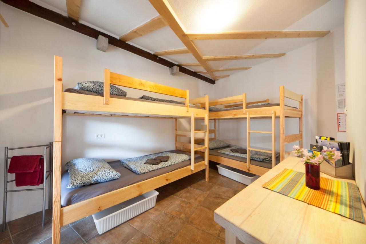 Hostel Xaxid Crni Kal Exterior photo