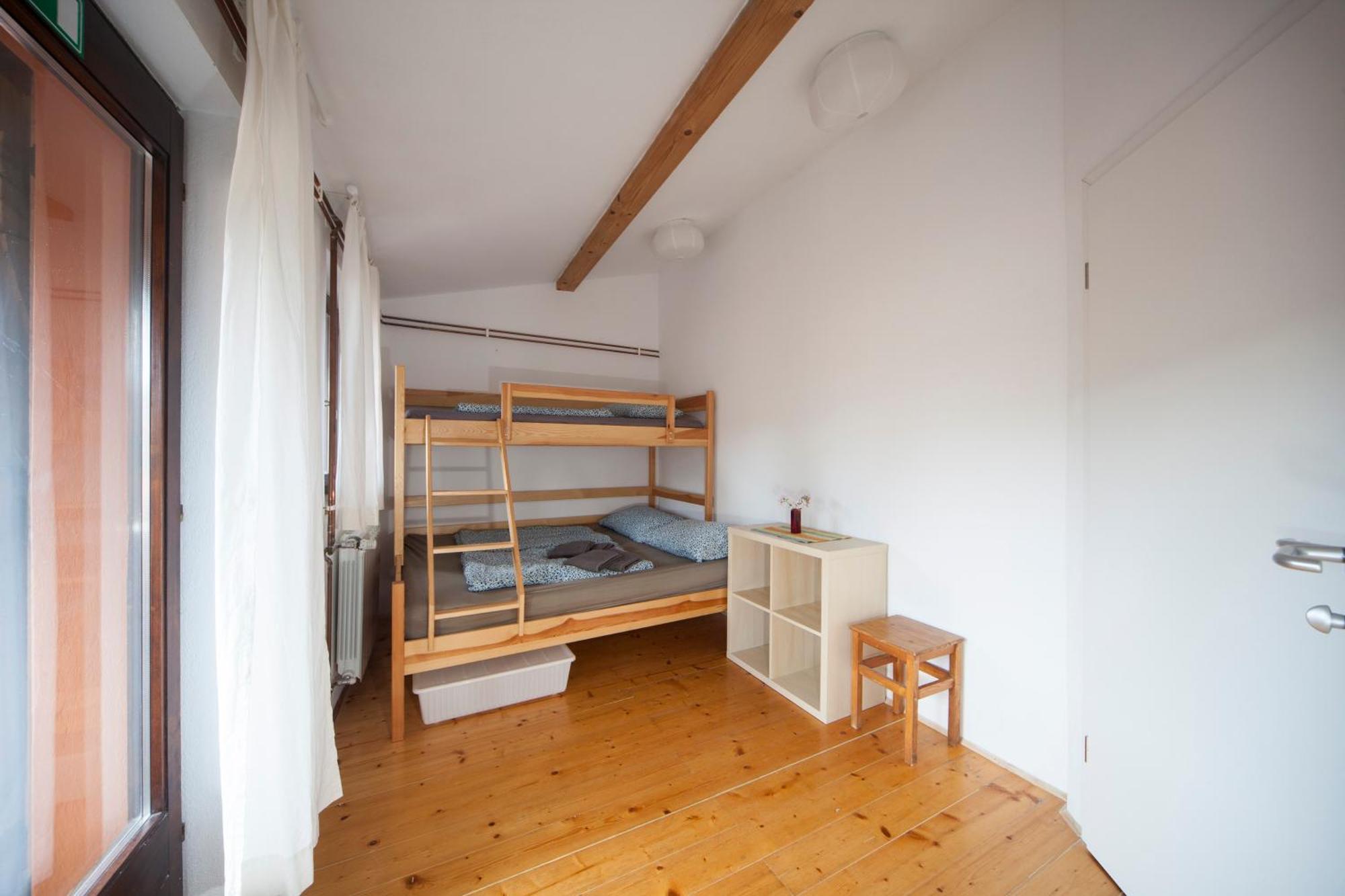 Hostel Xaxid Crni Kal Exterior photo